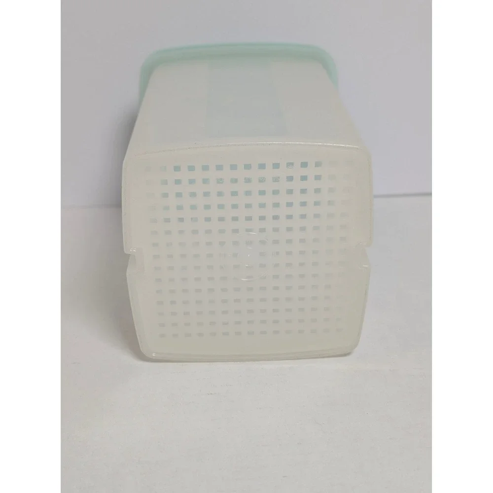 Tupperware vintage pickle